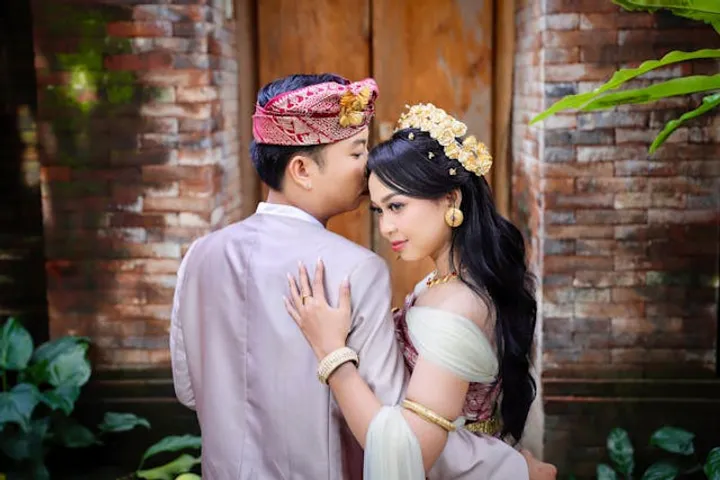 Mitos: Menikah Harus Mahal — Fakta: 10 Juta Sudah Cukup