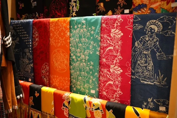 7 Motif Batik untuk Busana Pengantin: Makna di Balik Setiap Corak